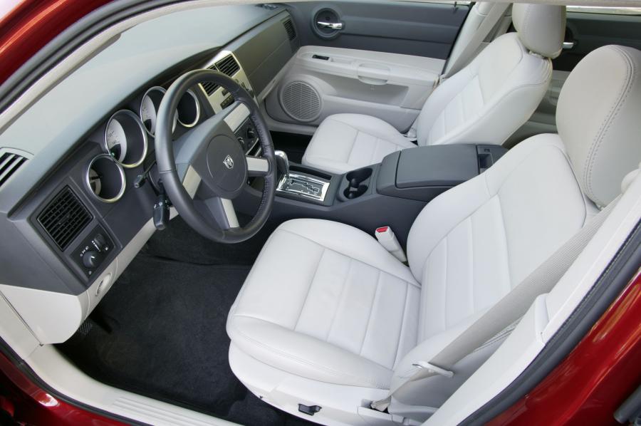  Dodge Charger SXT 2006 года  (фото 5 из 7)